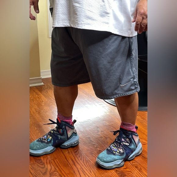 Beautiful DriFit Nike Shorts - Picture 1 of 5